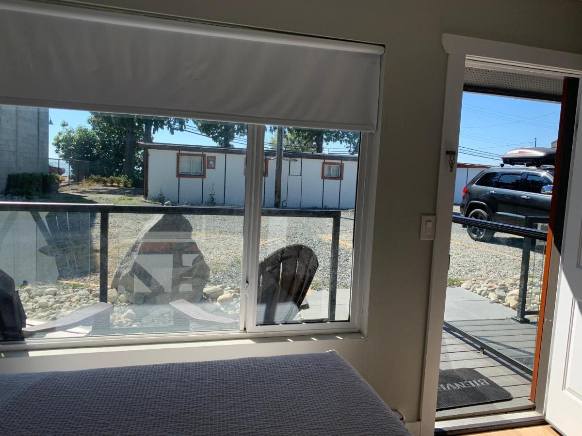 Oceanside Villas Sechelt Bagian luar foto