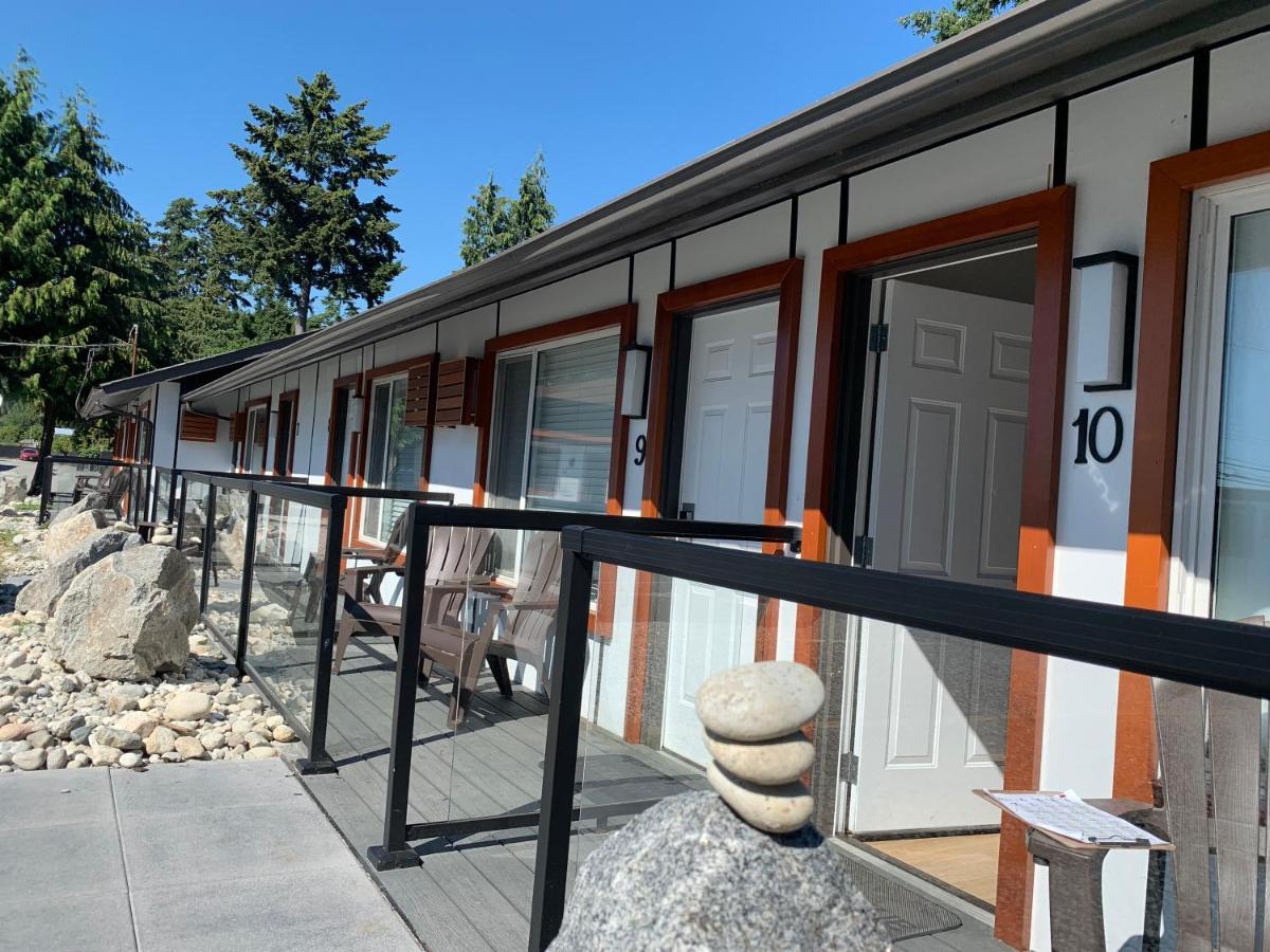 Oceanside Villas Sechelt Bagian luar foto