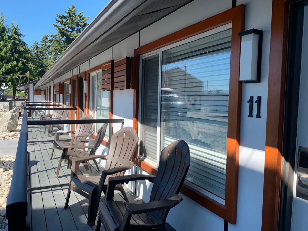 Oceanside Villas Sechelt Bagian luar foto