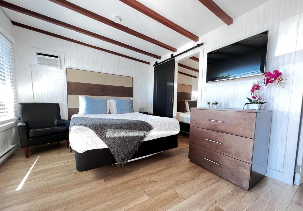Oceanside Villas Sechelt Bagian luar foto
