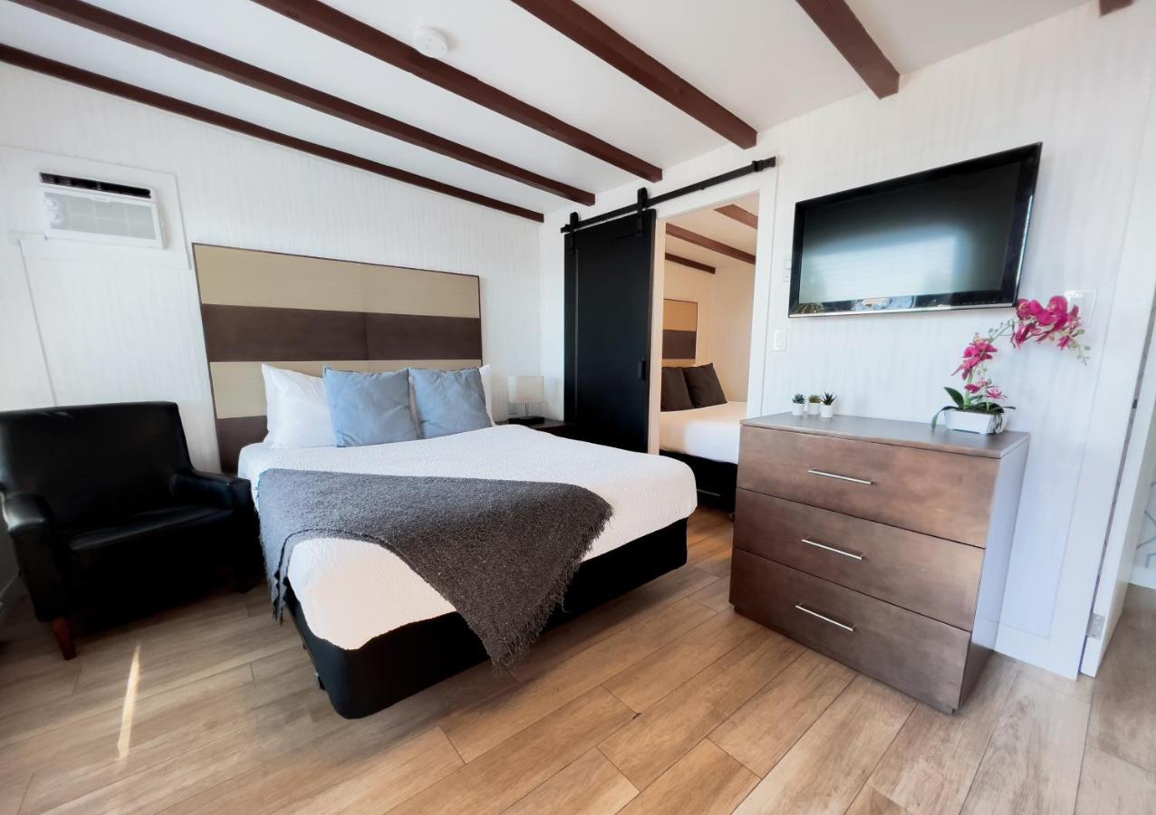 Oceanside Villas Sechelt Bagian luar foto