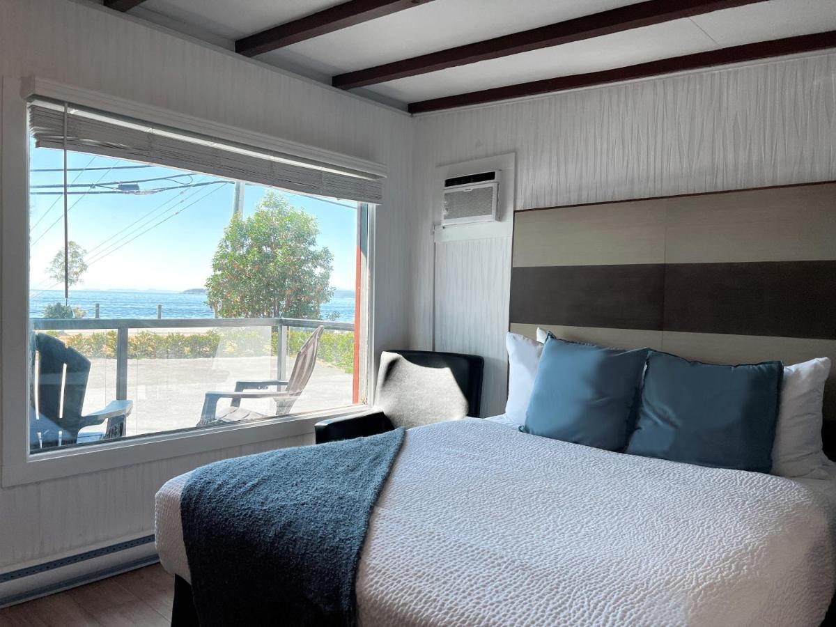 Oceanside Villas Sechelt Bagian luar foto