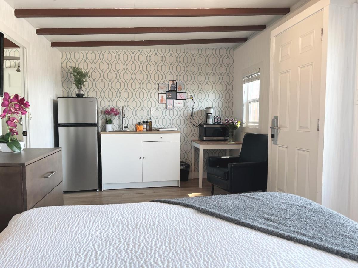 Oceanside Villas Sechelt Bagian luar foto