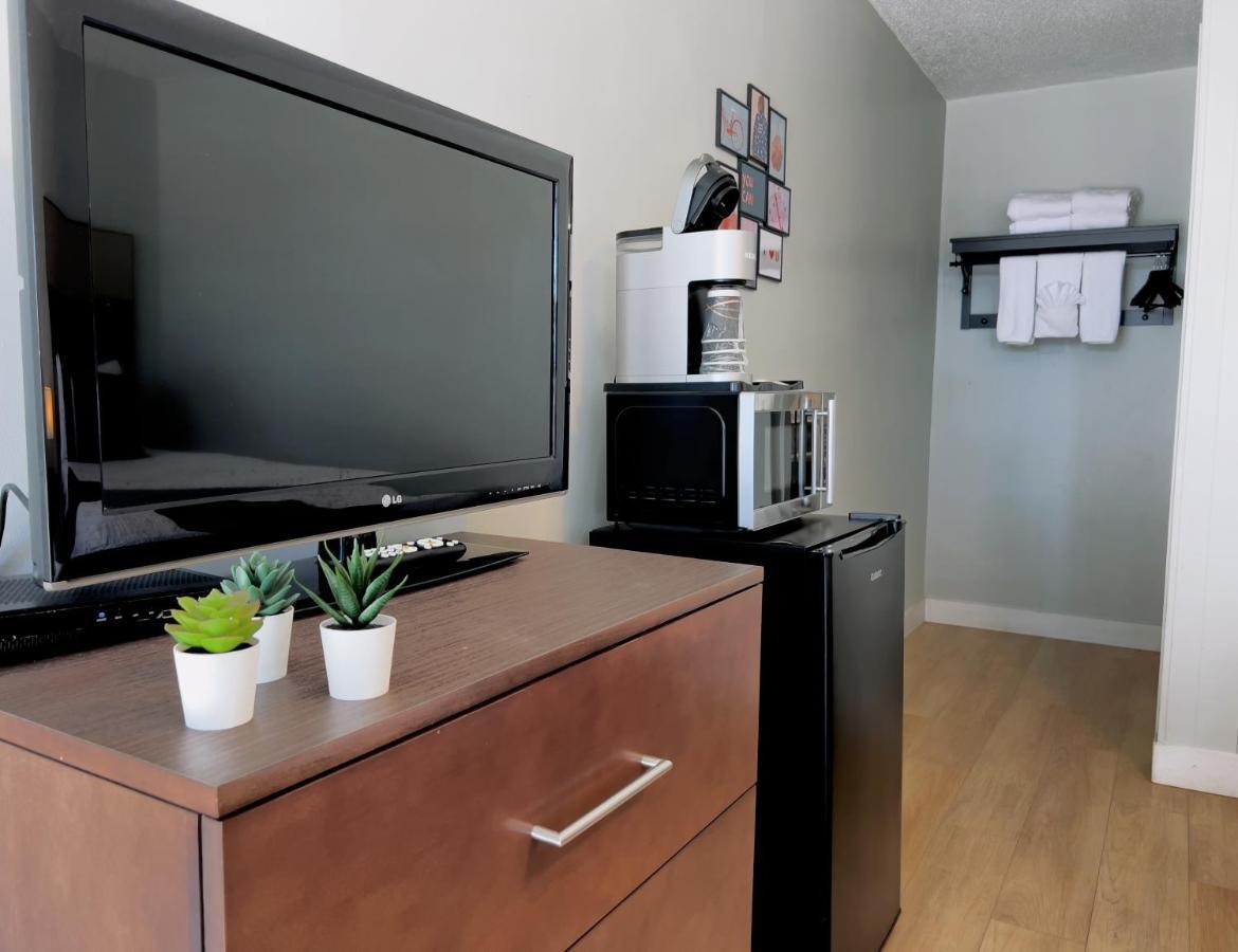 Oceanside Villas Sechelt Bagian luar foto