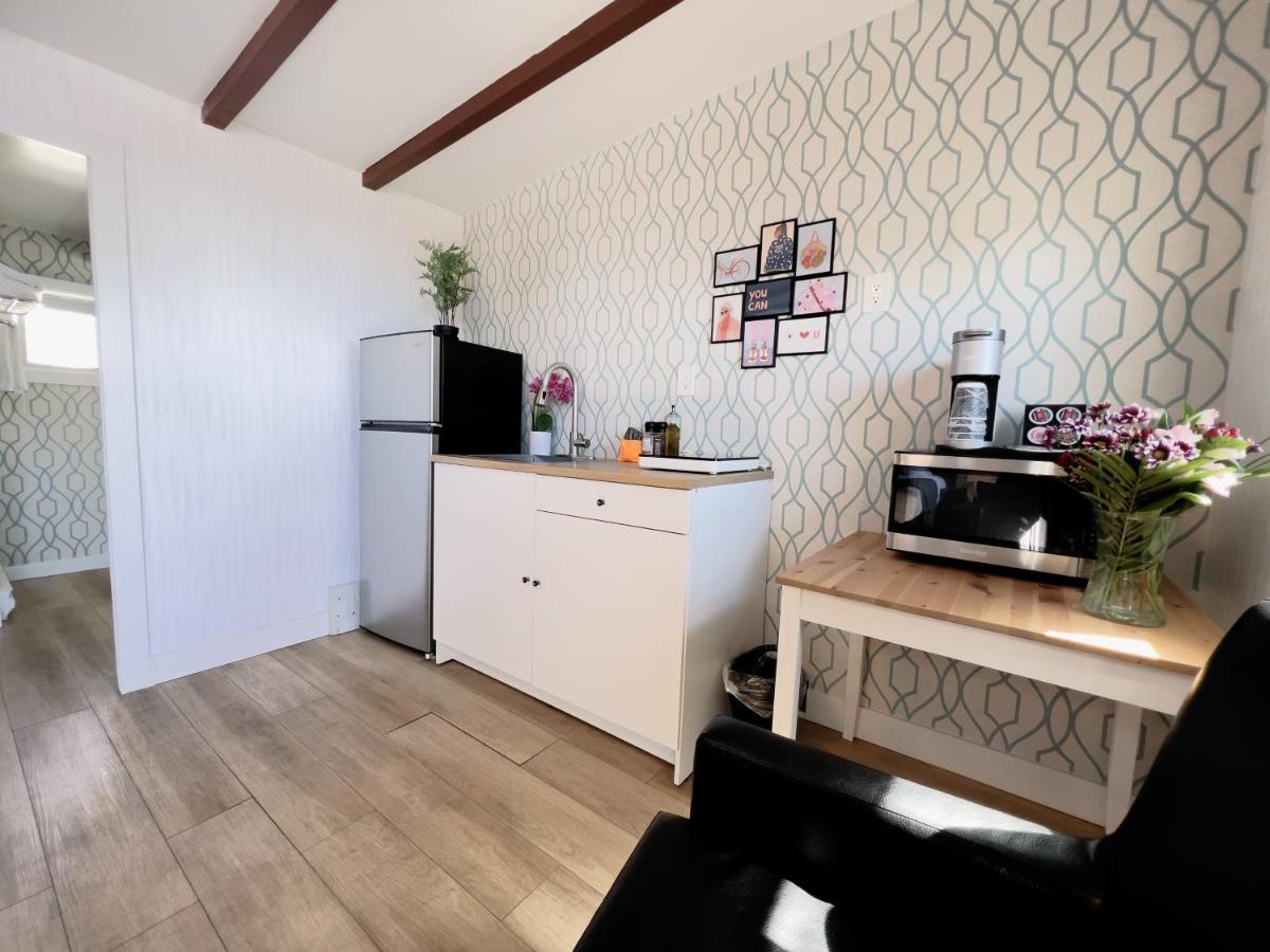 Oceanside Villas Sechelt Bagian luar foto