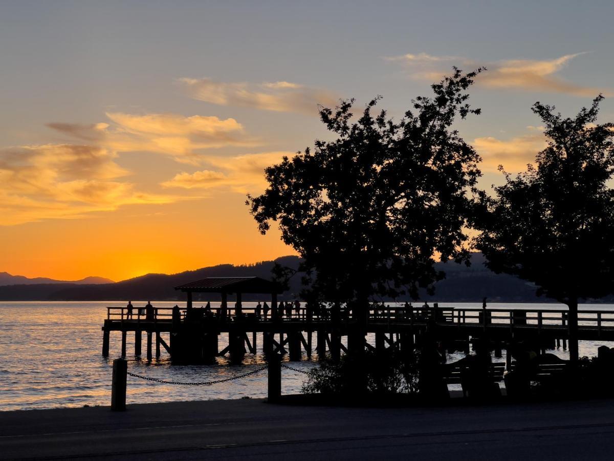 Oceanside Villas Sechelt Bagian luar foto