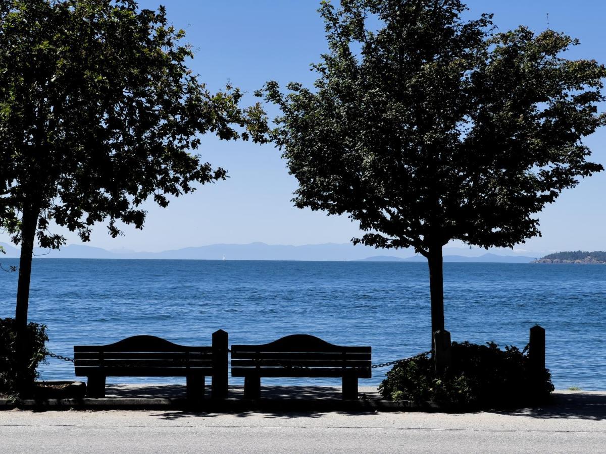 Oceanside Villas Sechelt Bagian luar foto