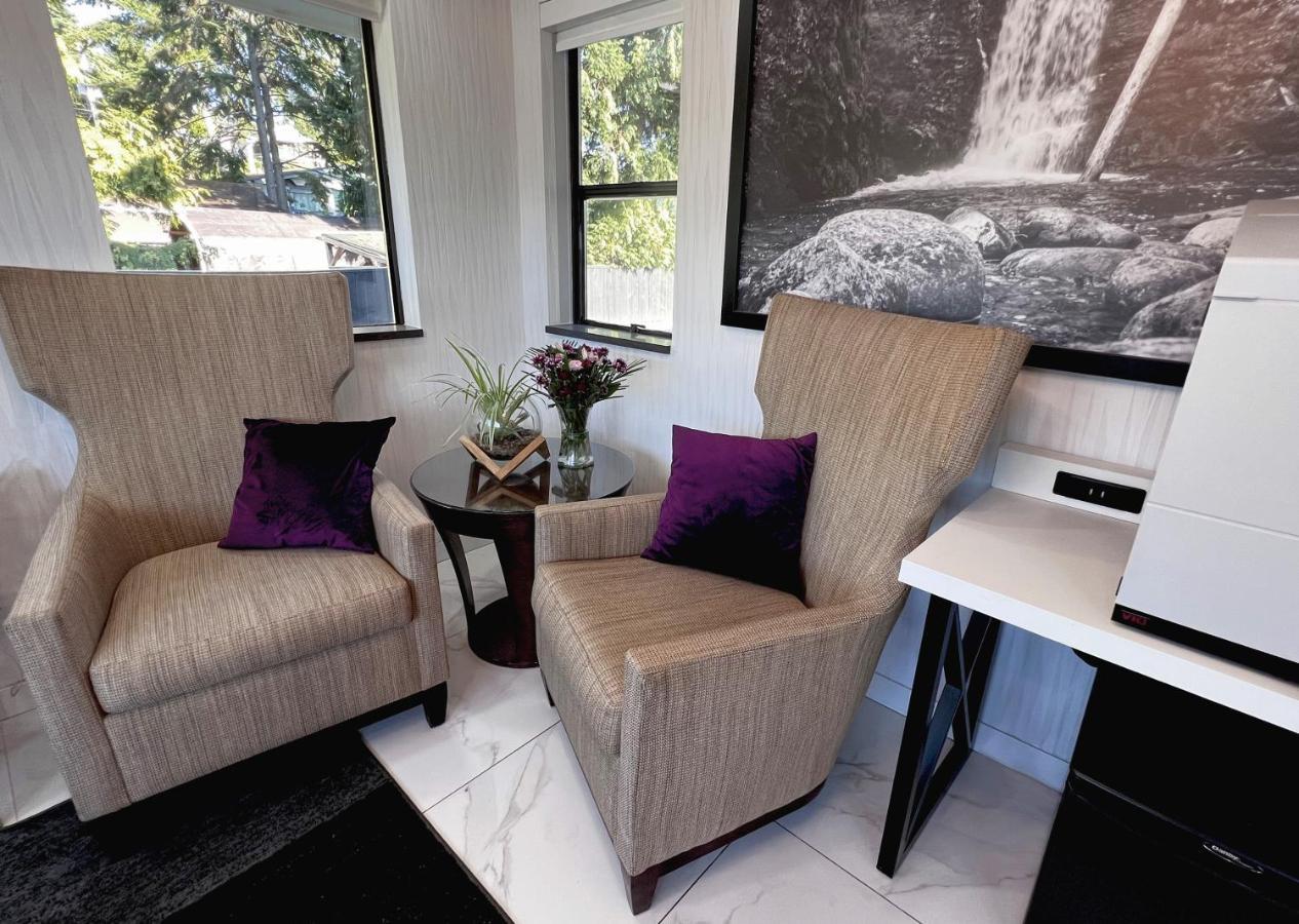 Oceanside Villas Sechelt Bagian luar foto