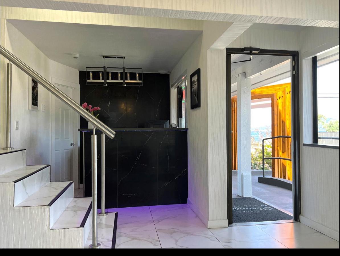 Oceanside Villas Sechelt Bagian luar foto