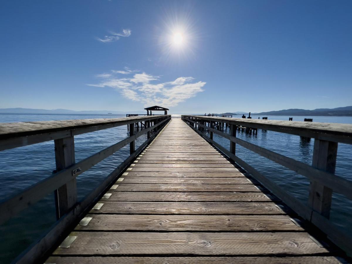 Oceanside Villas Sechelt Bagian luar foto